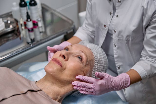 Non-Surgical Jawline Contouring: The 2025 Trend for Defined Features